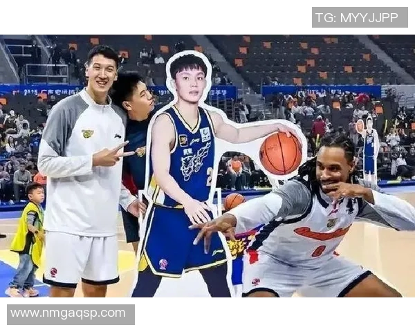 好欢乐!宏远球迷嘉年华三分大赛 杜润旺遭疯狂整蛊12投仅2中 好欢乐!宏远球迷嘉年华三分大赛 杜润旺遭疯狂整蛊12投仅2中